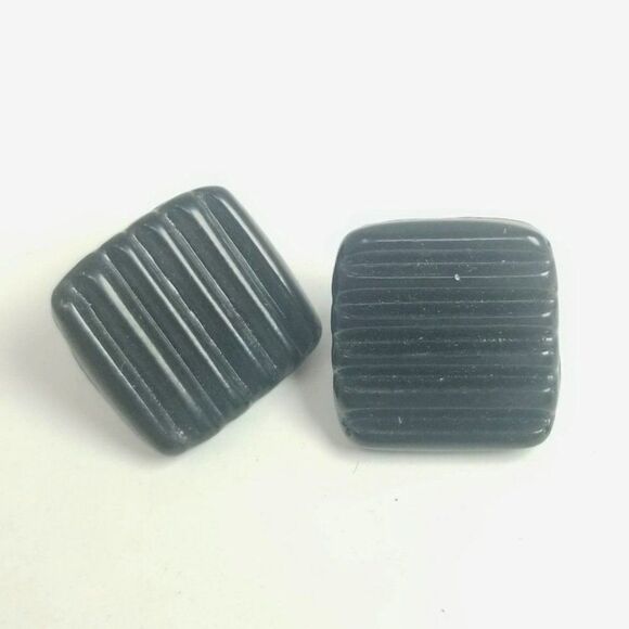 Vintage Square Black Stud Earrings Ribbed Textured Plastic Lightweight 80s Style - Picture 1 of 4